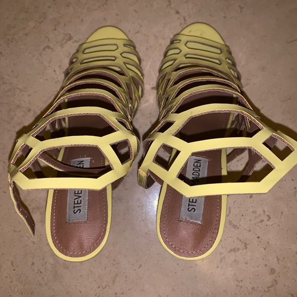 Yellow Steve Madden Heels - Picture 5 of 8